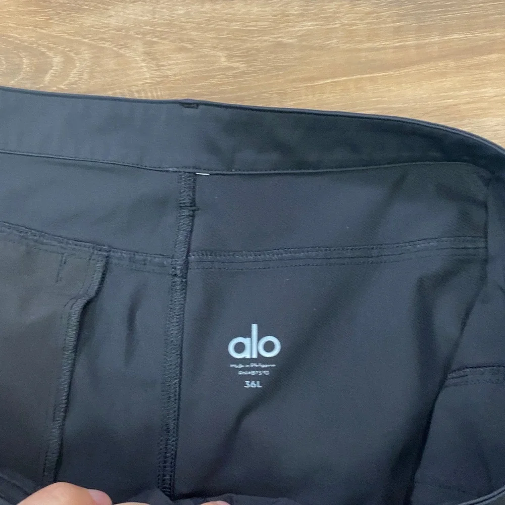 Alo Yoga BlockPants 36L Mens Tech Stretch Straight Leg Black Utility Caro